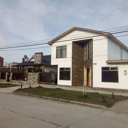 Hostal Los Pioneros Puerto Natales Luaran gambar