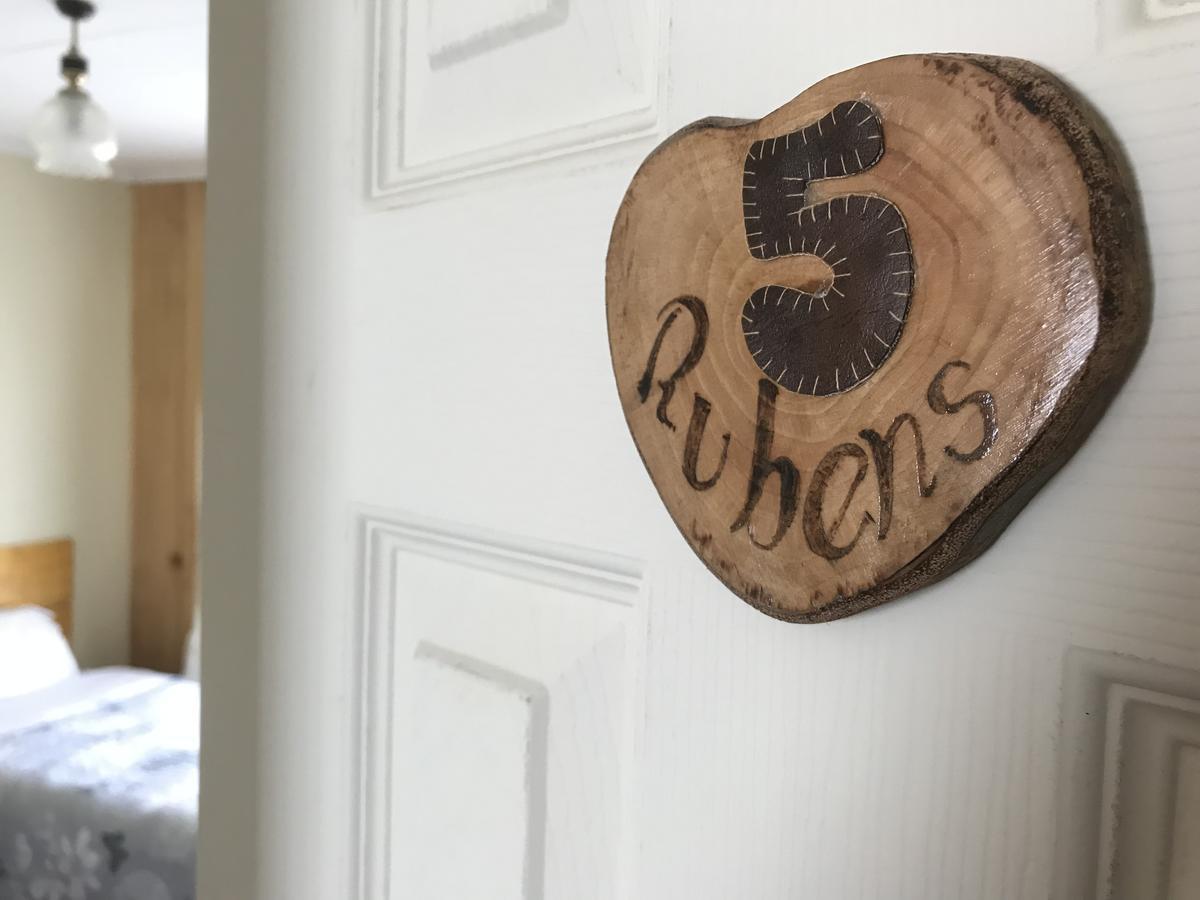 Hostal Los Pioneros Puerto Natales Luaran gambar